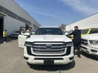 2025款 丰田酷路泽3500 3.5T GX-R 20轮 JBL 前通风 雷测 High科威特 联系电话：15122349933 敬业 {同微信} 可零首付 定金发车 大商无欺 无隐藏消费