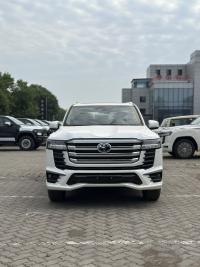 2025款 丰田酷路泽3500 3.5T GX-R 20轮 JBL 前通风 雷测 High科威特