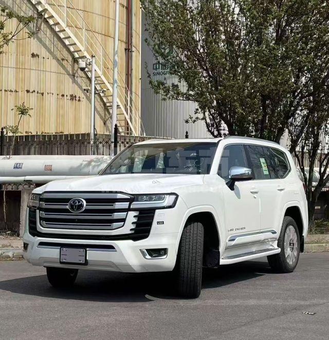 中东版2025款 丰田酷路泽3500 3.5T VX