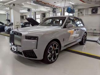2025款 劳斯莱斯库里南 6.7T Black Badge 保税区最大商家（定金开票/定金发车）平行进口车试点企业