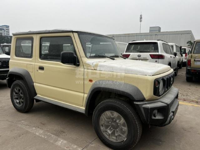 中东版2025款 铃木吉姆尼 1.5L 三门 手动 中配GL