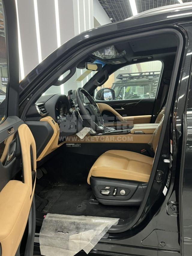 欧版2023款 雷克萨斯LX500d 3.3T 5座 豪华 22轮