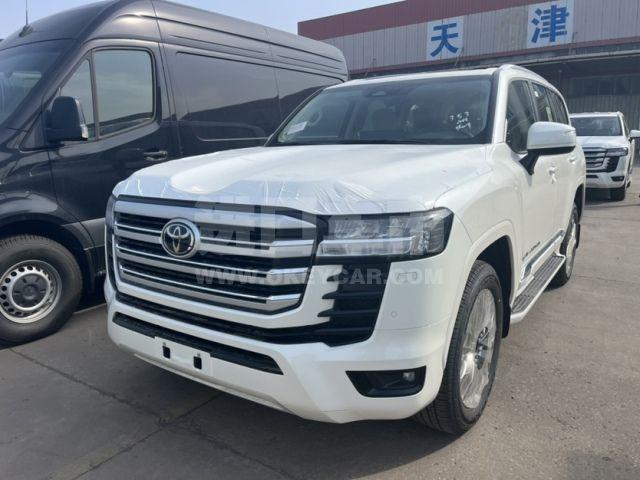 中东版2025款 丰田酷路泽3500 3.5T GX-R 20轮 JBL 前通风 雷测 High科威特