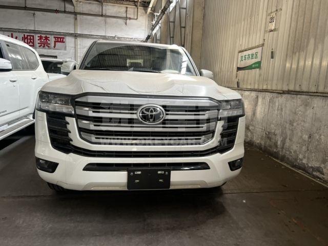 中东版2025款 丰田酷路泽3500 3.5T GX-R 20轮 JBL 前通风 雷测 High科威特