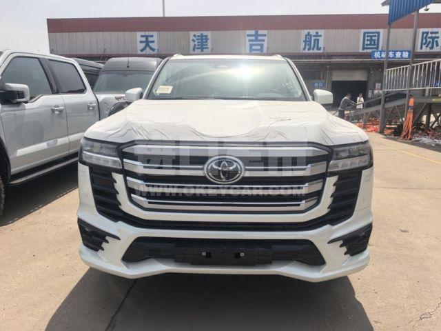 中东版2025款 丰田酷路泽3500 3.5T GX-R 20轮 JBL 前通风 雷测 High科威特