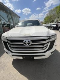 2025款 丰田酷路泽4000 4.0L GX-R 8气 20轮 真皮