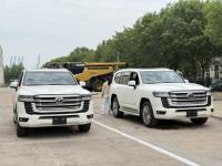 2025款 丰田酷路泽4000 4.0L GX-R 8气 20轮 真皮