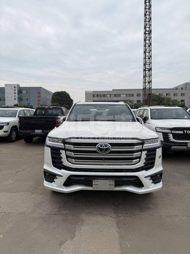 中东版2025款 丰田酷路泽3500 3.5T VX-R