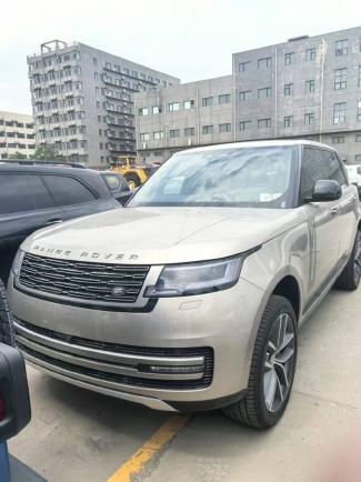 2025款 路虎揽胜3.0T P400 汽油 SE 长轴 7座 保税区最大商家（定金开票/定金发车）平行进口车试点企业
