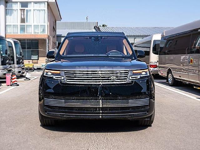 美规2023款 路虎揽胜行政 3.0T 皇家一号 5.98米