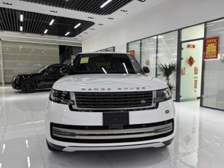 2023款 路虎揽胜行政 4.4T P530 汽油 SE 长轴 7座 保税区最大商家（定金开票/定金发车）平行进口车试点企业