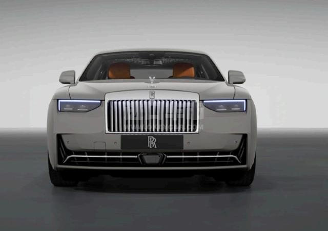 欧版2025款 劳斯莱斯古思特 6.7T 标准轴距版