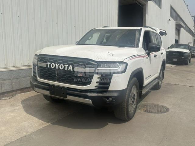 中东版2025款 丰田酷路泽3500 3.5T GR-Sport