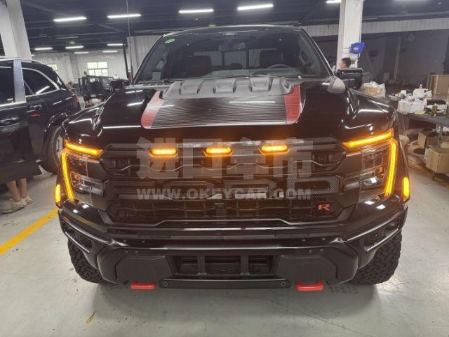 美规2025款 福特F150(猛禽) 5.2T 四门 Raptor猛禽 猛禽R包