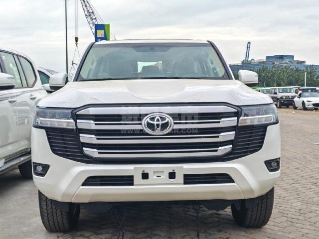 中东版2025款 丰田酷路泽4000 4.0L GX-R 8气 18轮 丝绒