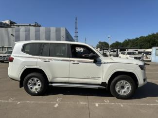 2025款 丰田酷路泽4000 4.0L 4气 17铁轮 无绞盘 保税区最大商家（定金开票/定金发车）平行进口车试点企业