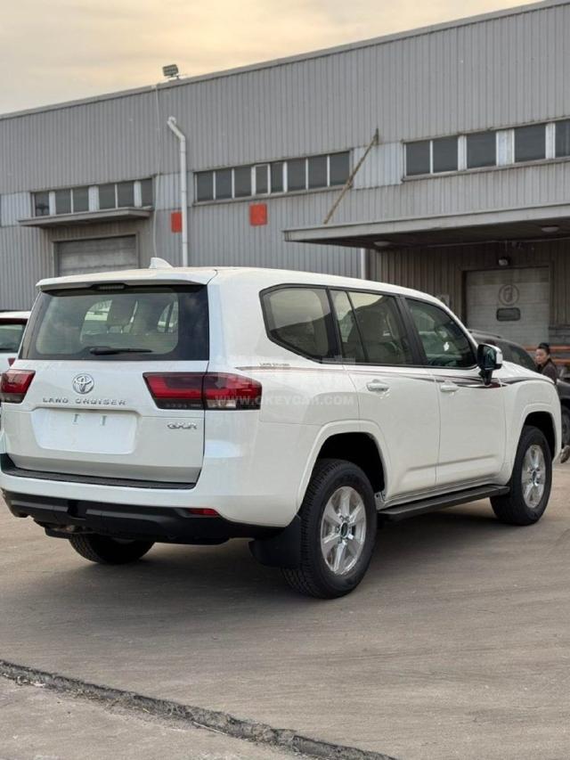 中东版2025款 丰田酷路泽4000 4.0L GX-R 8气 18轮 丝绒