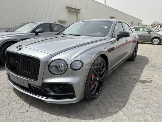 欧版2023款 宾利飞驰 4.0T S