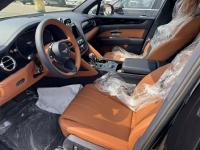 2023款 宾利添越 4.0T 长轴 五座