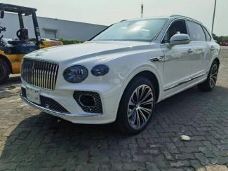 2023款 宾利添越 4.0T 长轴 雅度 保税区最大商家（定金开票/定金发车）平行进口车试点企业