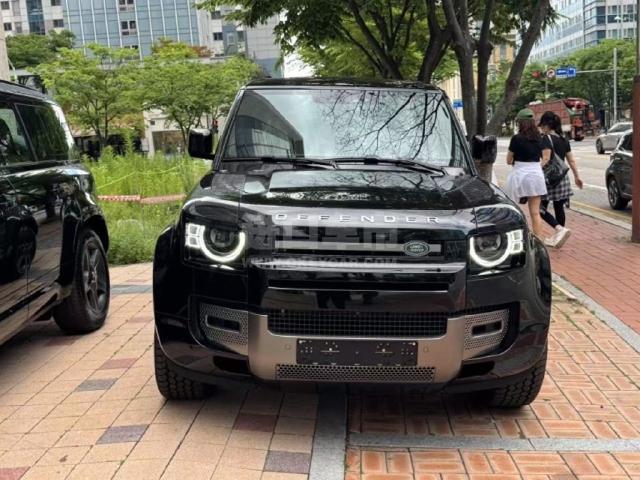 欧版2025款 路虎卫士 110 四门 3.0T 柴油D250 X-Dynamic SE