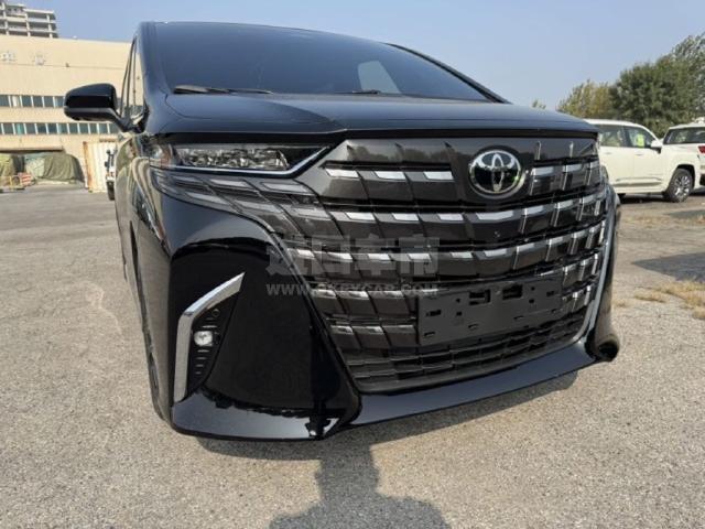 欧版2025款 丰田埃尔法 2.5L 油电混动 四驱 韩版