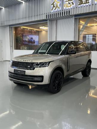 2025款 路虎揽胜行政3.0柴油 3.0T D350 柴油 创世加长 韩版 25款欧版路虎3.0柴油典范加长   颜色:金/棕 25年5月出厂 配置: 黑色撞顶 23寸黑耀轮毂 典范黑耀外观套件 鲨鱼腮传承标识 黑色刹车卡钳 双透镜数字大灯 整车双层夹胶玻璃 动态底盘驾驶 黑桦木内饰面板 SV桃木方向盘 1680瓦英国之宝高级音箱 24项电动座椅调节 前排座椅通风 加热 按摩 二排座椅通风 加热 按摩 二排座椅腿拖行政座椅 半苯胺真皮座椅 发光安全带卡扣 二排5变4电动扶手 大号飞翼头枕(带音响) SV定制全扩展真皮 SV真皮仪表台 SV真皮内顶 SV高绒定制脚垫 空调PM.2.