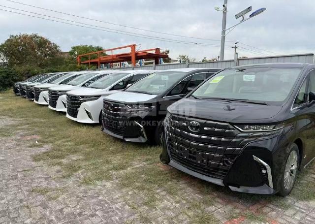 欧版2026款 丰田埃尔法 2.5L 油电混动 韩版