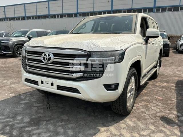 中东版2025款 酷路泽3300 3.3T 柴油 GX-R 18轮 丝绒