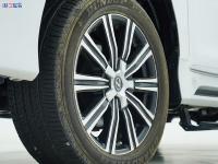 21款 LX570 铂金版前轮胎