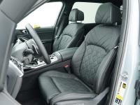 24款 xDrive40i M运动前排座椅