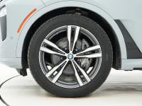 24款 xDrive40i M运动前轮胎